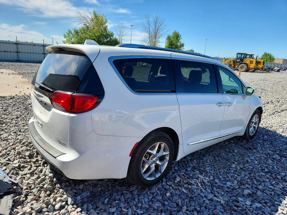 Продажа на аукционе авто 2018 Chrysler Pacifica, vin: 2C4RC1GG3JR364654, номер лота: 68232426