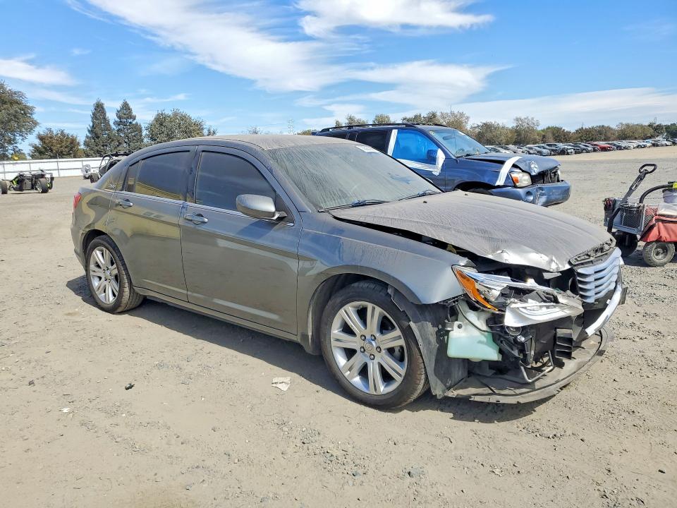 70325566 :رقم المزاد ، 1C3CCBBG2CN277268 vin ، 2012 Chrysler 200 مزاد بيع
