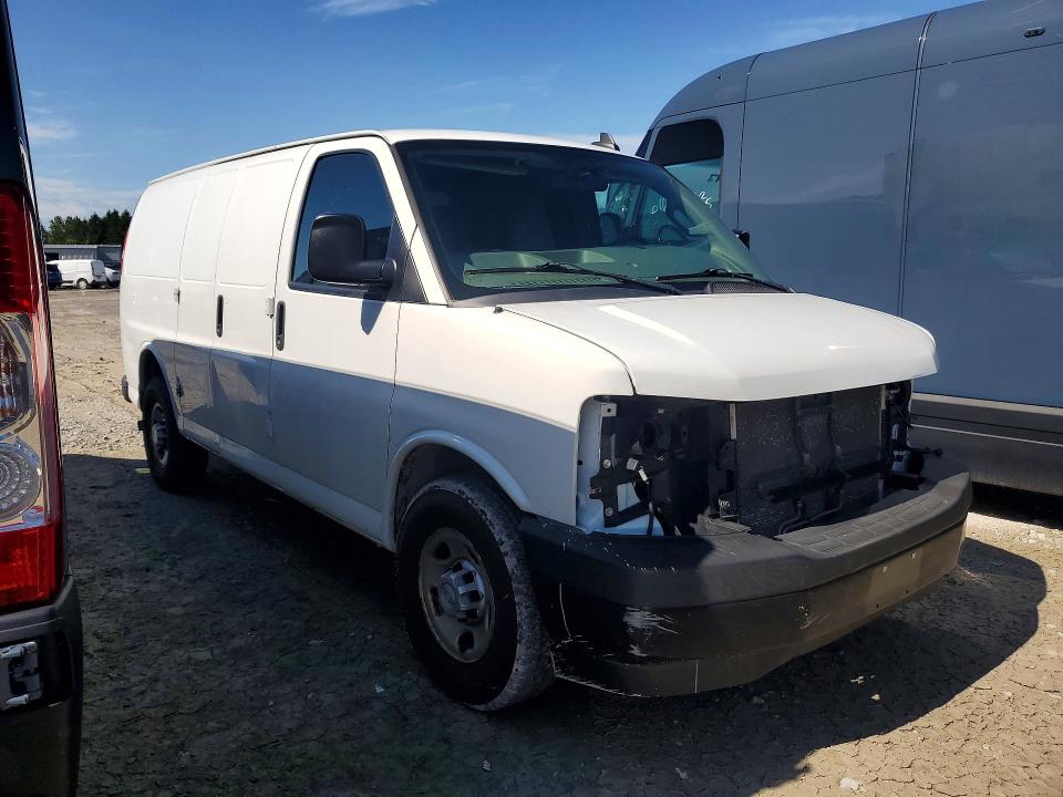 68522976 :رقم المزاد ، 1GCWGAFF6H1310666 vin ، 2017 Chevrolet Express G2500 مزاد بيع