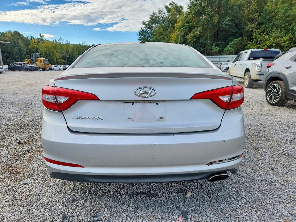 70568216 :رقم المزاد ، 5NPE24AF5FH031153 vin ، 2015 Hyundai Sonata مزاد بيع