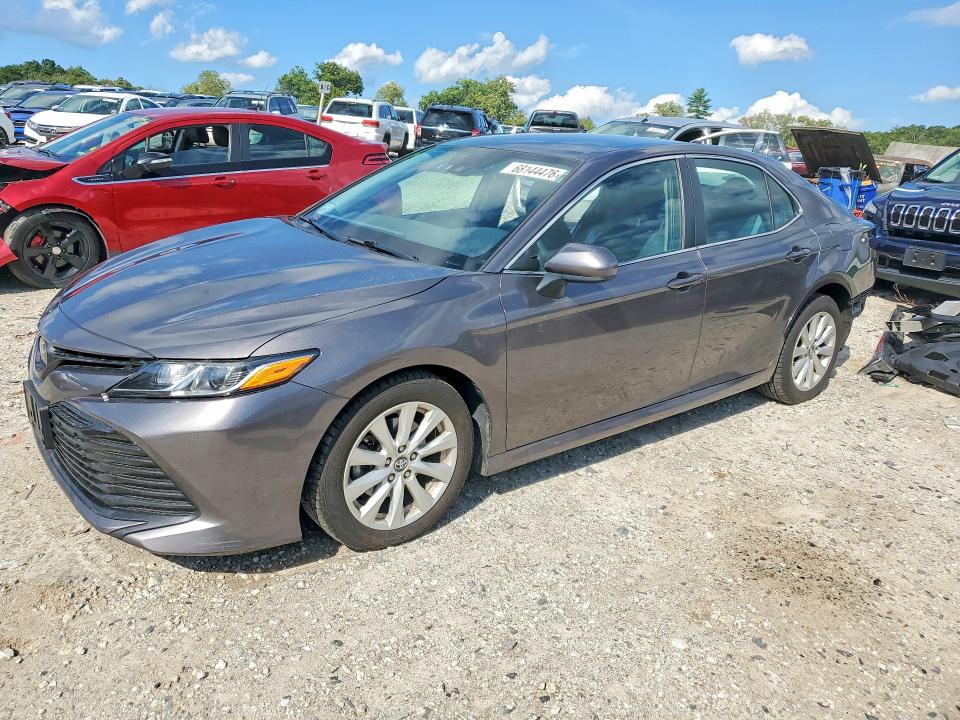68144476 :رقم المزاد ، 4T1B11HK4KU761123 vin ، 2019 Toyota Camry مزاد بيع