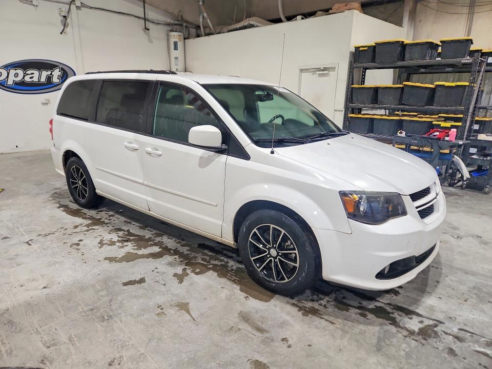67936816 :رقم المزاد ، 2C4RDGEG8HR740486 vin ، 2017 Dodge Grand Caravan مزاد بيع