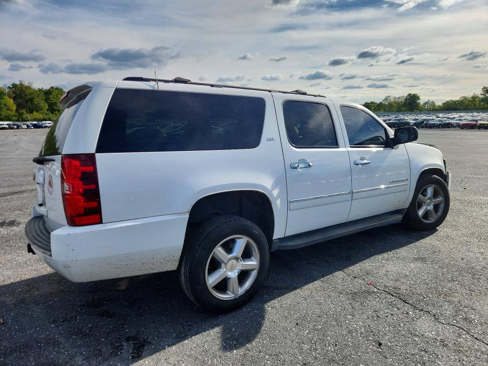 2013 Chevrolet Suburban მანქანა იყიდება აუქციონზე, vin: 1GNSKKE7XDR208576, აუქციონის ნომერი: 70005936