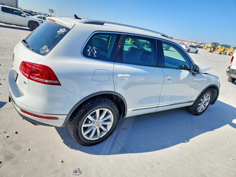 2016 Volkswagen Touareg მანქანა იყიდება აუქციონზე, vin: WVGEF9BP0GD007550, აუქციონის ნომერი: 68335256