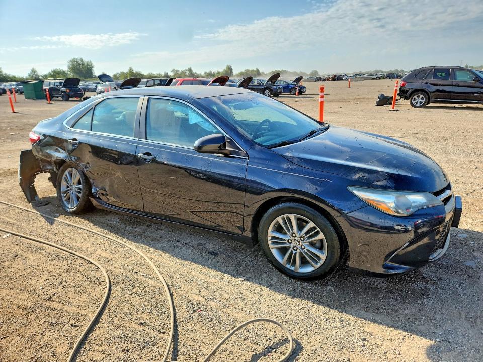 67394926 :رقم المزاد ، 4T1BF1FK4FU060706 vin ، 2015 Toyota Camry مزاد بيع