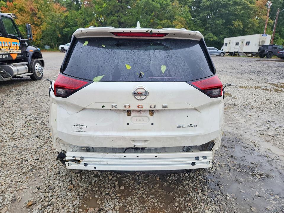 70284286 :رقم المزاد ، 5N1AT3CB4MC685825 vin ، 2021 Nissan Rogue مزاد بيع