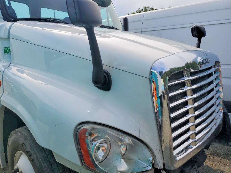 2017 Freightliner Cascadia 125 მანქანა იყიდება აუქციონზე, vin: 1FUBGEDV2HLJH1564, აუქციონის ნომერი: 67601856