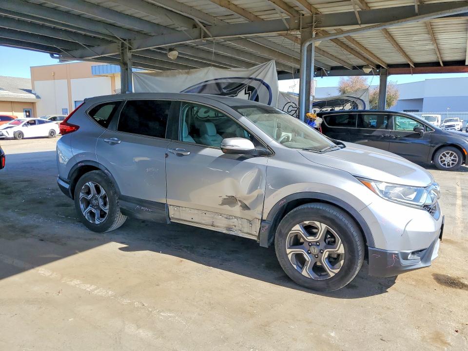 2018 Honda Cr-v მანქანა იყიდება აუქციონზე, vin: 7FARW1H55JE032526, აუქციონის ნომერი: 67939586