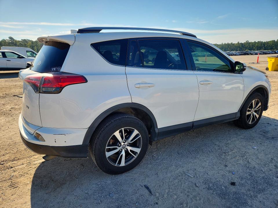 71102466 :رقم المزاد ، JTMWFREV3JJ744544 vin ، 2018 Toyota Rav4 مزاد بيع