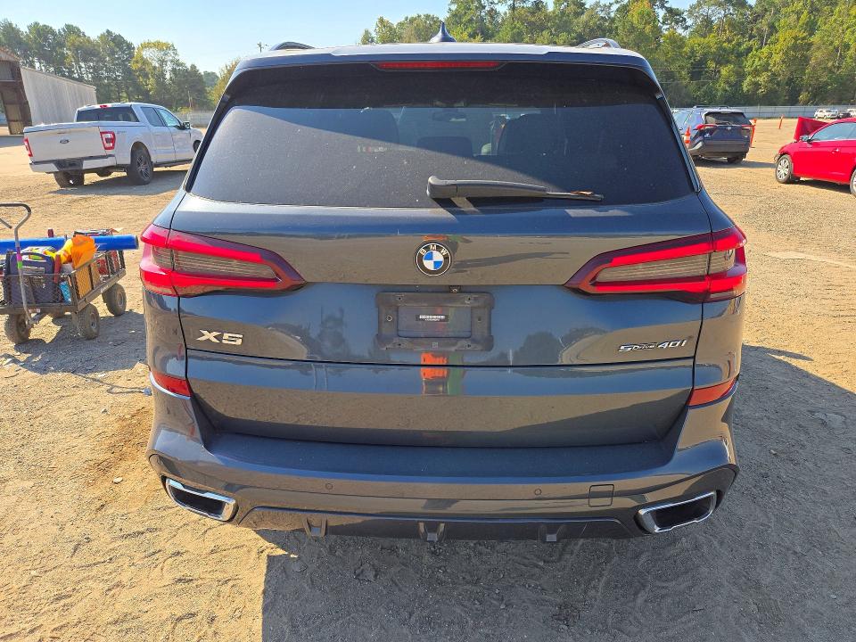 70495006 :رقم المزاد ، 5UXCR4C02N9K27441 vin ، 2022 Bmw X5 مزاد بيع