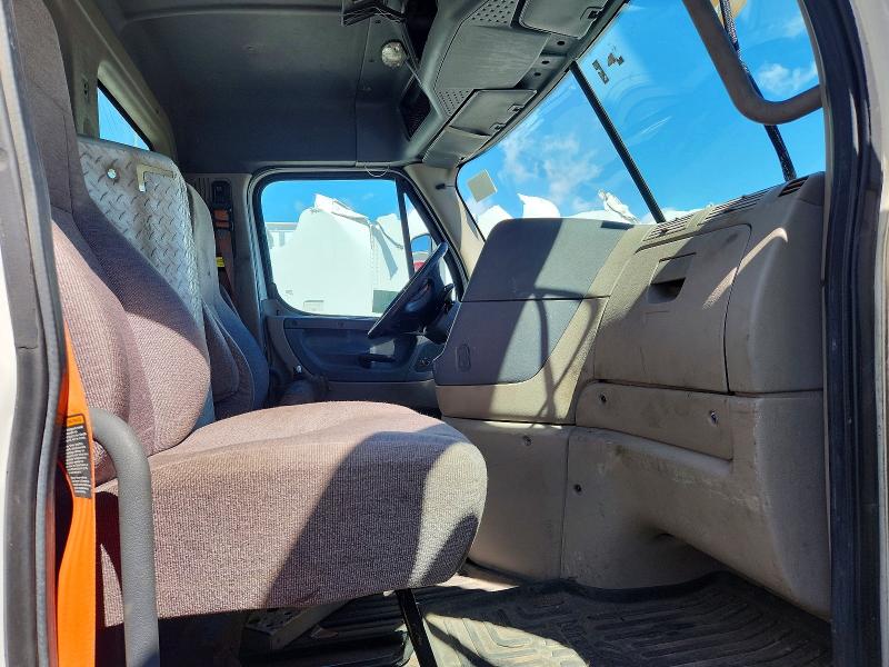 Продажа на аукционе авто 2016 Freightliner Cascadia 113, vin: 1FUJGBDV7GLBW4500, номер лота: 68036356