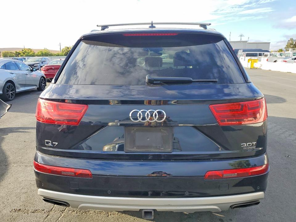 Продажа на аукционе авто 2017 Audi Q7, vin: WA1LAAF76HD033457, номер лота: 69637836