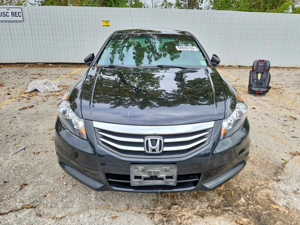 68968766 :رقم المزاد ، 1HGCP2F81BA114802 vin ، 2011 Honda Accord مزاد بيع