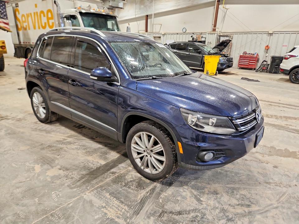 2014 Volkswagen Tiguan მანქანა იყიდება აუქციონზე, vin: WVGBV3AX1EW598333, აუქციონის ნომერი: 67838756