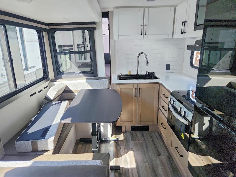 2026 Open Range Travel Trailer მანქანა იყიდება აუქციონზე, vin: 58TBM0BR5T12M3077, აუქციონის ნომერი: 69195706