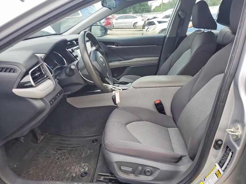 69078686 :رقم المزاد ، 4T1C11AK2LU385263 vin ، 2020 Toyota Camry مزاد بيع