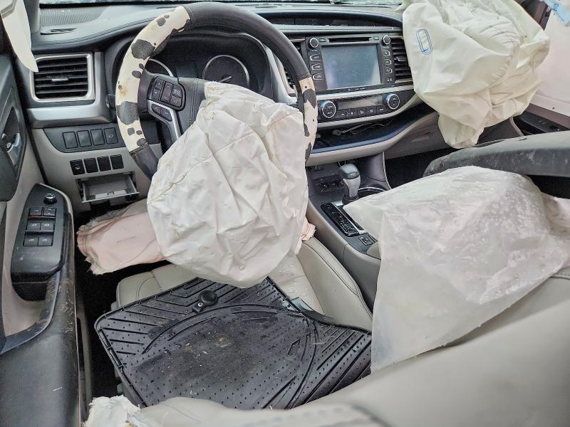 Продажа на аукционе авто 2016 Toyota Highlander, vin: 5TDJKRFH7GS327146, номер лота: 69304676