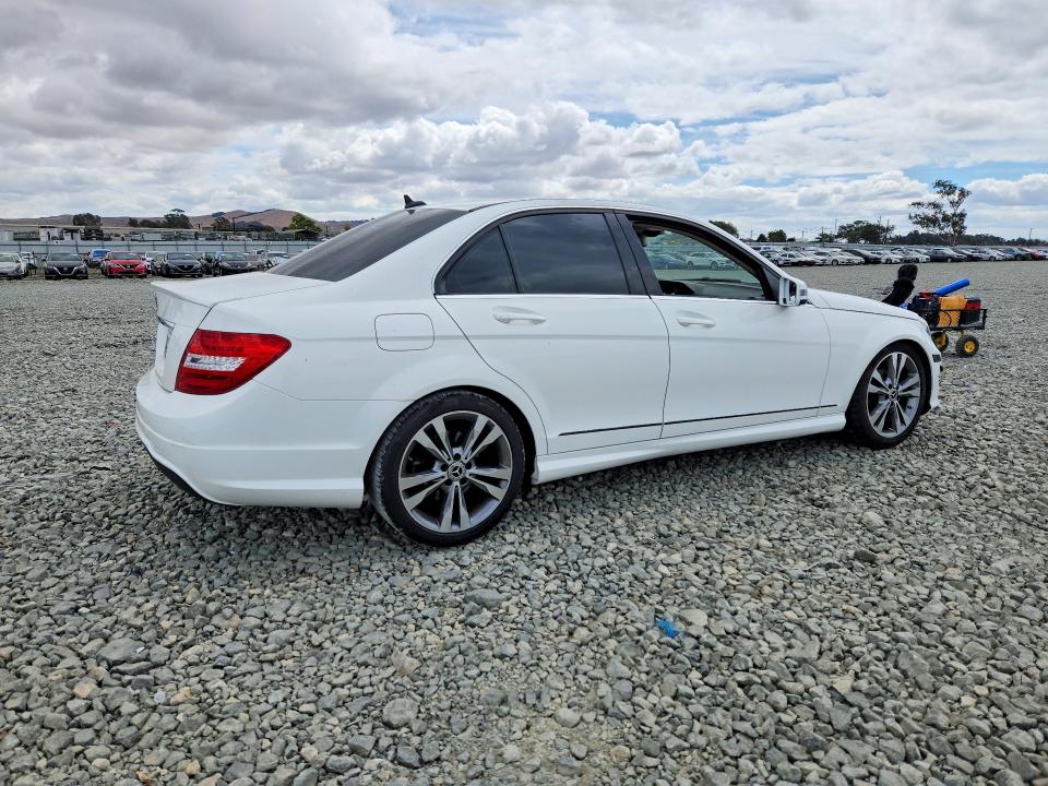 Продажа на аукционе авто 2014 Mercedes-benz C, vin: WDDGF4HB6EA941230, номер лота: 67180206