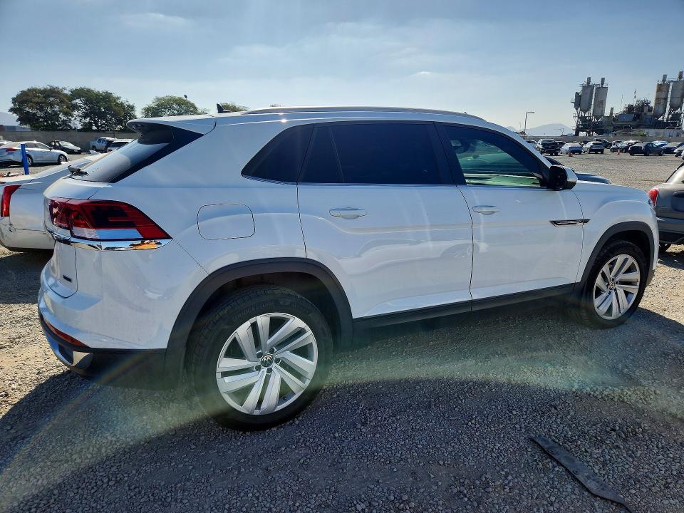 69622676 :رقم المزاد ، 1V21E2CA3LC221972 vin ، 2020 Volkswagen Atlas Cross Sport مزاد بيع