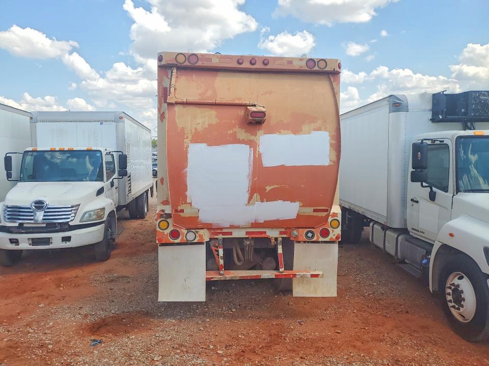 68026896 :رقم المزاد ، 3BPZL00X4BF115376 vin ، 2011 Peterbilt 320 مزاد بيع