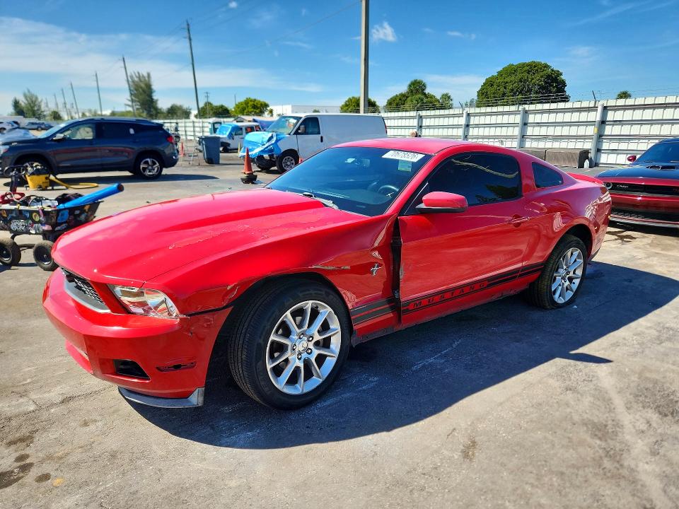 2010 Ford Mustang მანქანა იყიდება აუქციონზე, vin: 1ZVBP8AN4A5135707, აუქციონის ნომერი: 70678526