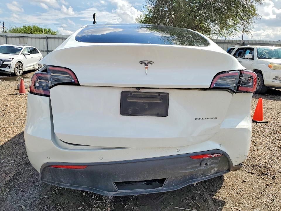 Продажа на аукционе авто 2021 Tesla Model Y, vin: 5YJYGDEE2MF256321, номер лота: 69920926