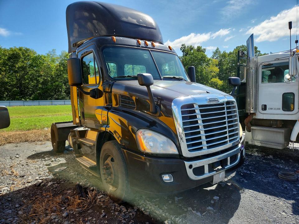 Продажа на аукционе авто 2017 Freightliner Cascadia 113, vin: 1FUBGBDV0HLHH2540, номер лота: 66354046