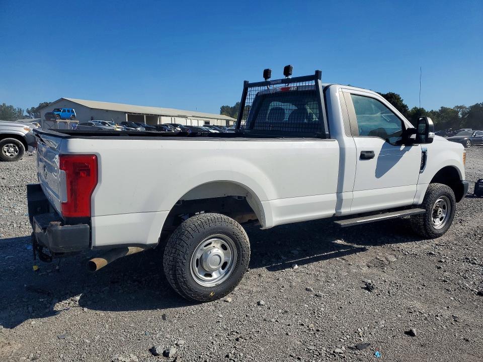 69972576 :رقم المزاد ، 1FTBF2B63HEC27718 vin ، 2017 Ford F250 مزاد بيع