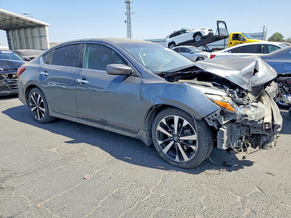 69360246 :رقم المزاد ، 1N4AL3AP8JC129263 vin ، 2018 Nissan Altima مزاد بيع