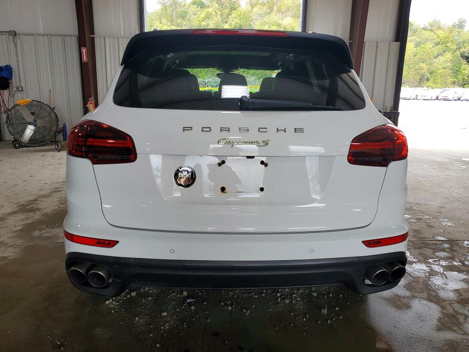70886216 :رقم المزاد ، WP1AE2A2XFLA52534 vin ، 2015 Porsche Cayenne مزاد بيع
