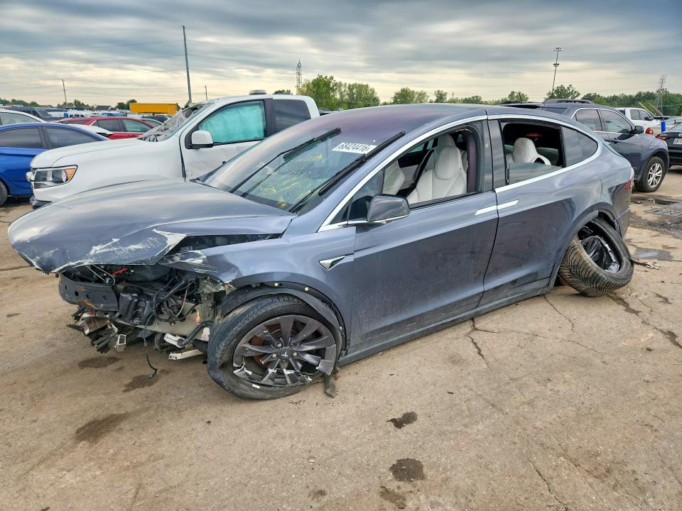 Продаж на аукціоні авто 2018 Tesla Model X, vin: 5YJXCAE28JF101280, номер лоту: 68424416