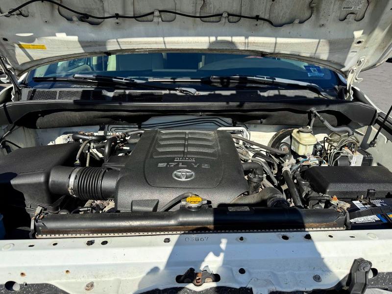 68959966 :رقم المزاد ، 5TDDY5G17BS045796 vin ، 2011 Toyota Sequoia مزاد بيع