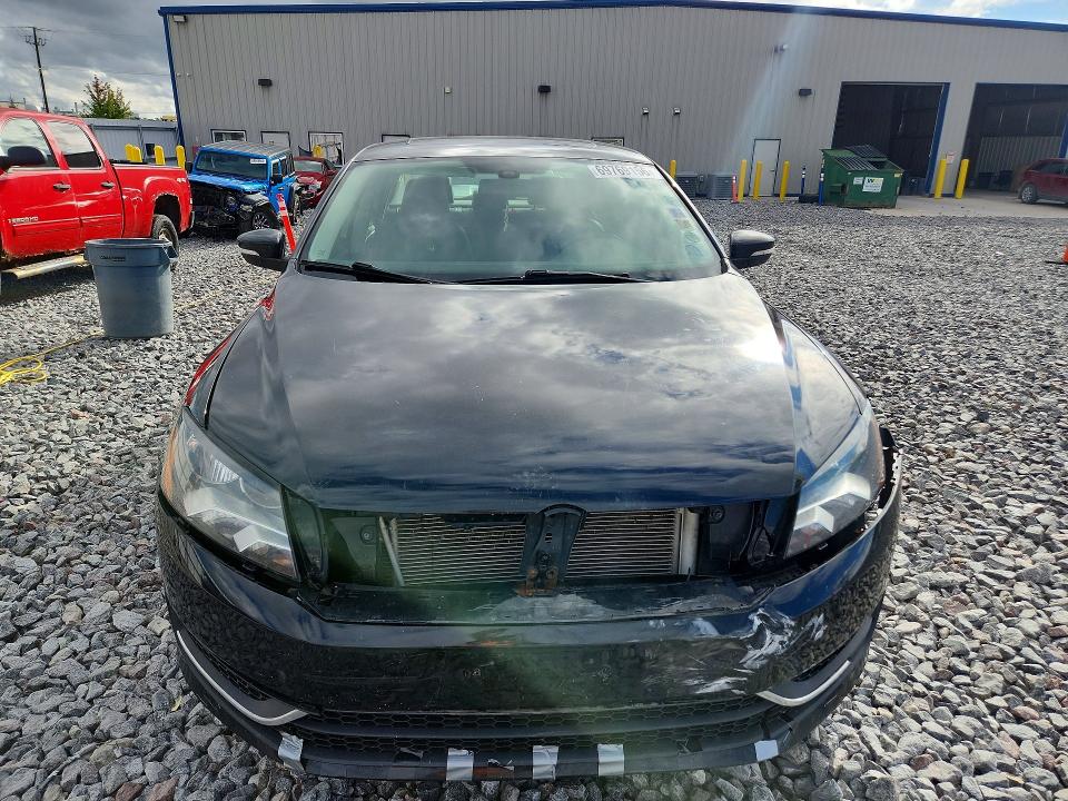 69769156 :رقم المزاد ، 1VWBH7A31DC006877 vin ، 2013 Volkswagen Passat مزاد بيع