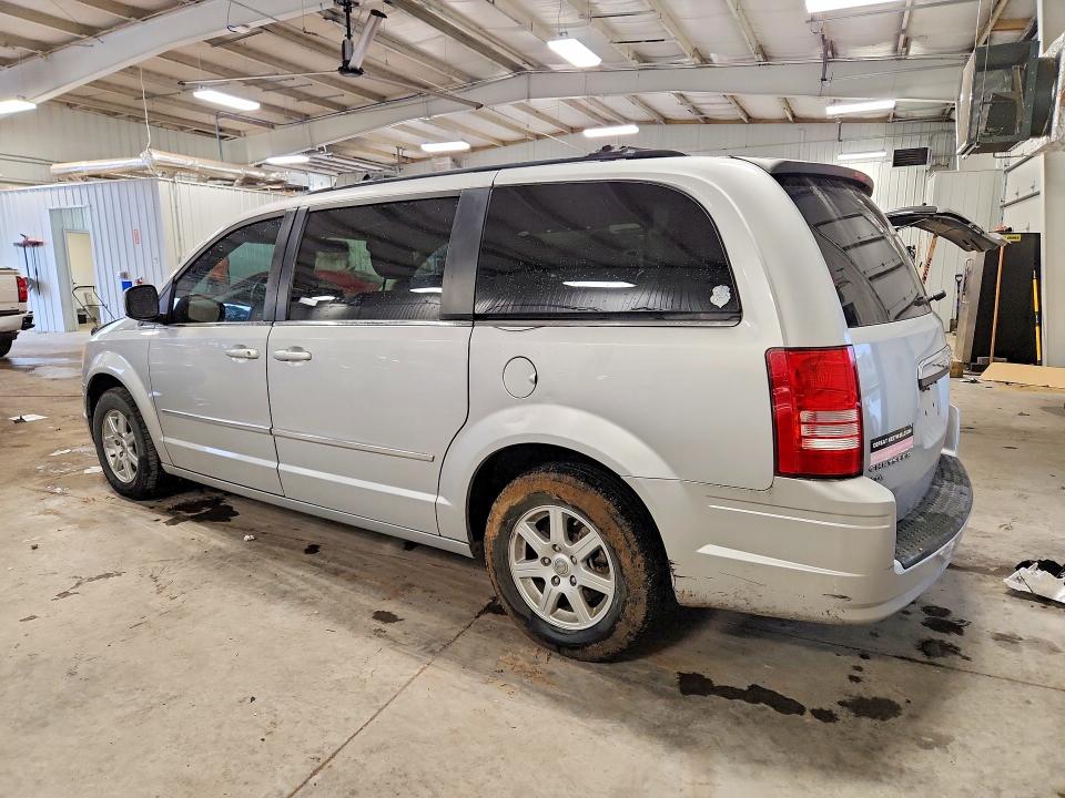 2010 Chrysler Town & Country მანქანა იყიდება აუქციონზე, vin: 2A4RR5DX7AR137746, აუქციონის ნომერი: 70301956