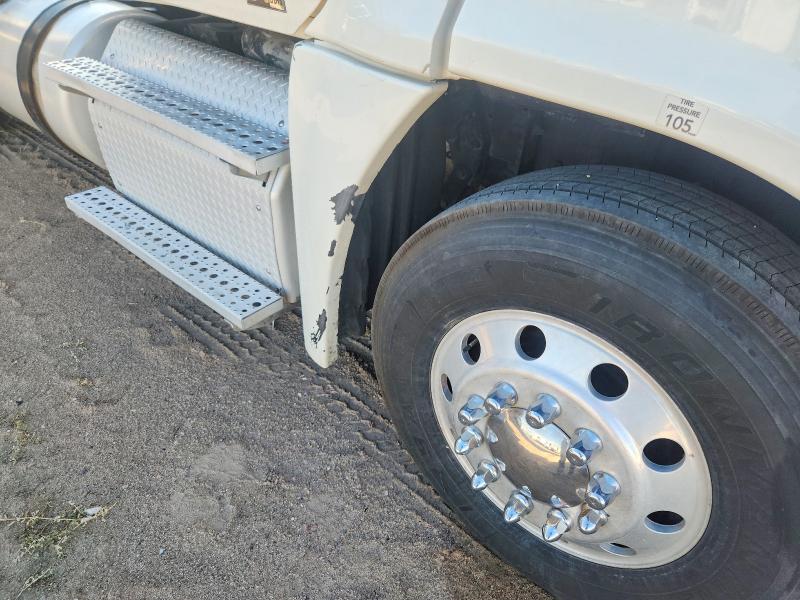 Продажа на аукционе авто 2011 Freightliner Cascadia, vin: 1FUJGEDVXBSAY2809, номер лота: 67686056
