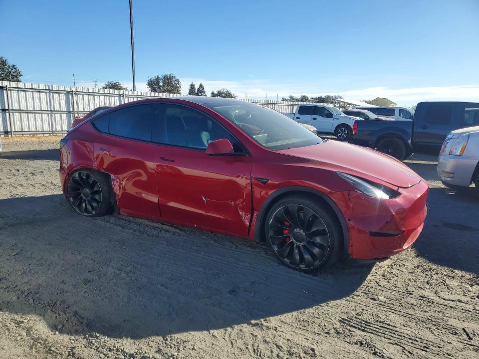 70555156 :رقم المزاد ، 7SAYGDEF6NF352403 vin ، 2022 Tesla Model Y مزاد بيع