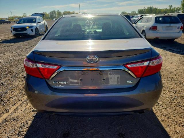 70317736 :رقم المزاد ، 4T1BF1FK2FU068884 vin ، 2015 Toyota Camry مزاد بيع