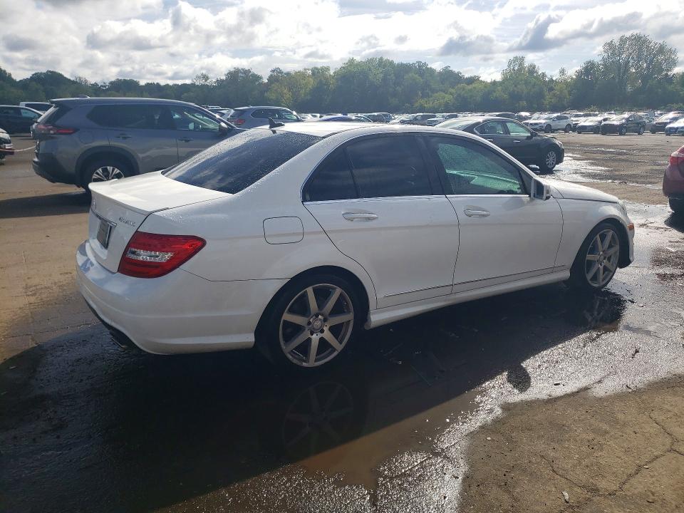 2014 Mercedes-benz C მანქანა იყიდება აუქციონზე, vin: WDDGF8AB8EG252689, აუქციონის ნომერი: 68991246