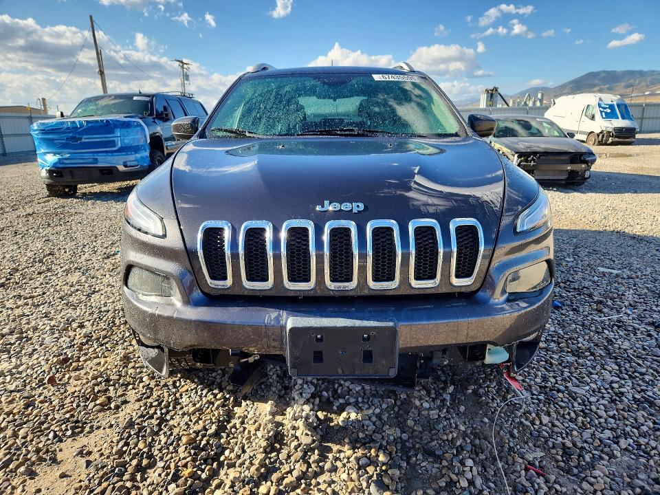 67435596 :رقم المزاد ، 1C4PJMCS0GW244223 vin ، 2016 Jeep Cherokee مزاد بيع