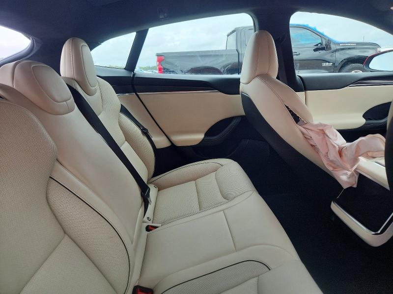 67469446 :رقم المزاد ، 5YJSA1E66NF496696 vin ، 2022 Tesla Model S مزاد بيع