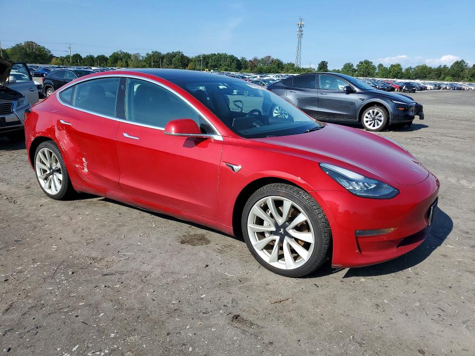 67429266 :رقم المزاد ، 5YJ3E1EB2JF133425 vin ، 2018 Tesla Model 3 مزاد بيع