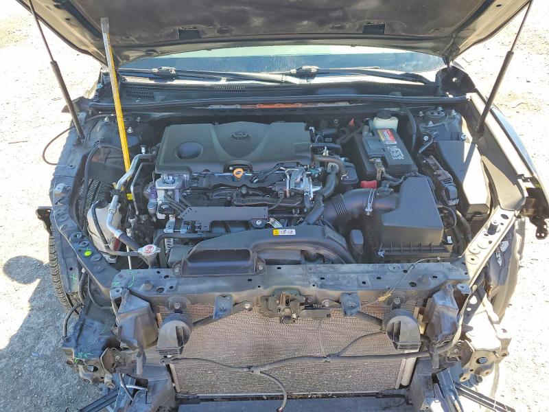 68100076 :رقم المزاد ، 4T1B11HK8JU599429 vin ، 2018 Toyota Camry مزاد بيع