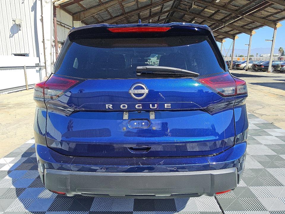 70358606 :رقم المزاد ، 5N1BT3BA8SC802459 vin ، 2025 Nissan Rogue مزاد بيع