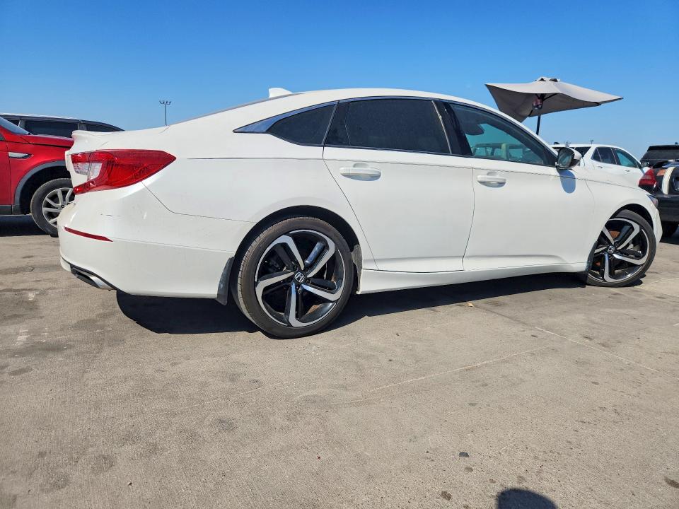 67320666 :رقم المزاد ، 1HGCV1F38JA153762 vin ، 2018 Honda Accord مزاد بيع