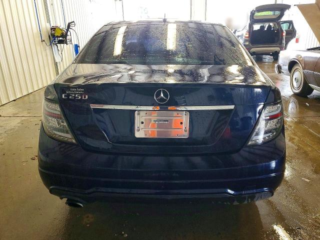 Продажа на аукционе авто 2014 Mercedes-benz C, vin: WDDGF4HB5EG253569, номер лота: 68523326