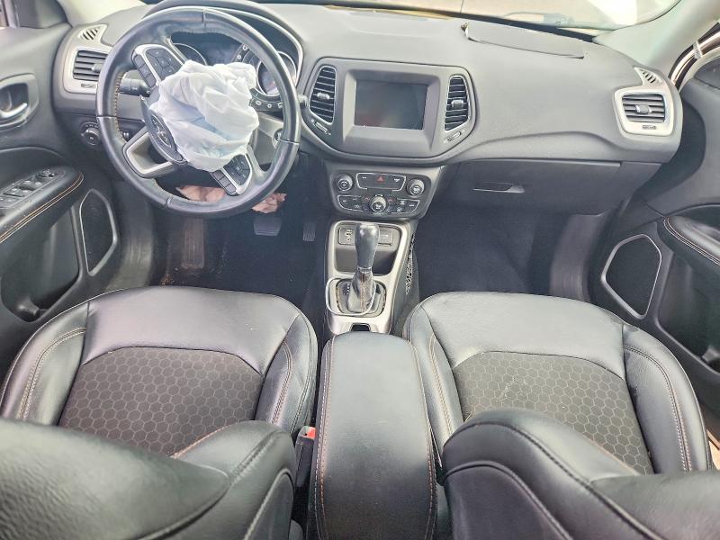 69924026 :رقم المزاد ، 3C4NJCBB6KT809477 vin ، 2019 Jeep Compass مزاد بيع
