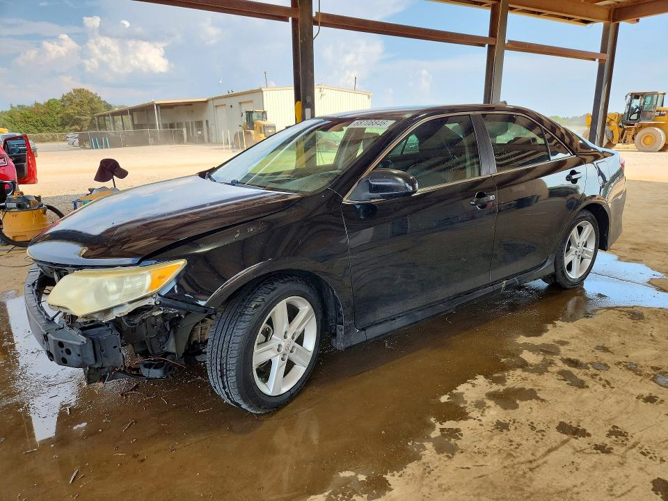 68708846 :رقم المزاد ، 4T1BF1FK4EU391008 vin ، 2014 Toyota Camry مزاد بيع