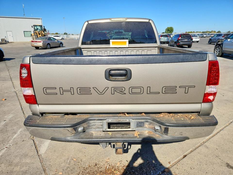 2000 Chevrolet Silverado მანქანა იყიდება აუქციონზე, vin: 1GCEC19VXYZ353581, აუქციონის ნომერი: 70413106