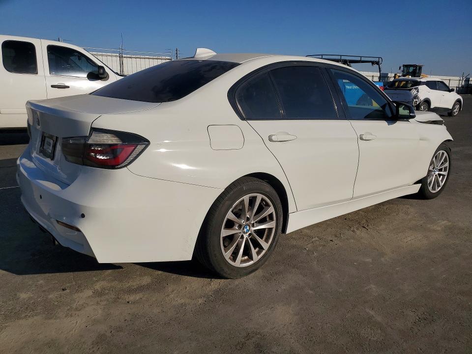 71073276 :رقم المزاد ، WBA3C1C5XFP851267 vin ، 2015 Bmw 328 مزاد بيع