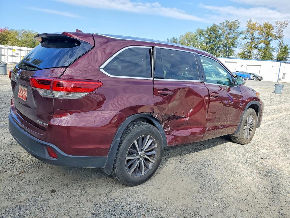 Продажа на аукционе авто 2018 Toyota Highlander, vin: 5TDJZRFH2JS844924, номер лота: 70119966